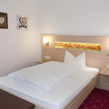 Edelfinger Hof מלון 4*