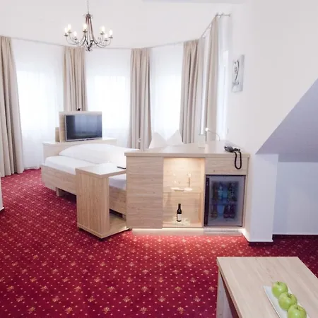 Edelfinger Hof מלון 4*