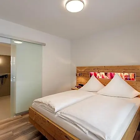 Edelfinger Hof Hotel 4*