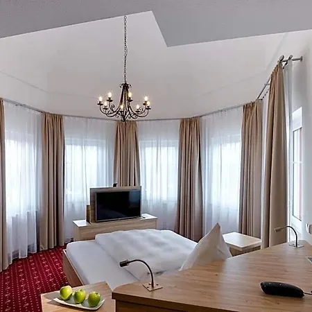 Hotel Edelfinger Hof 4*