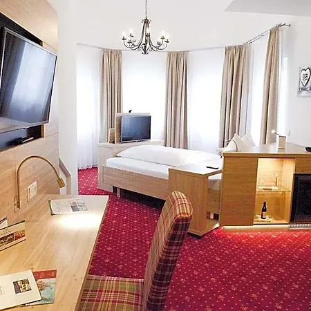 Edelfinger Hof Hotel 4*
