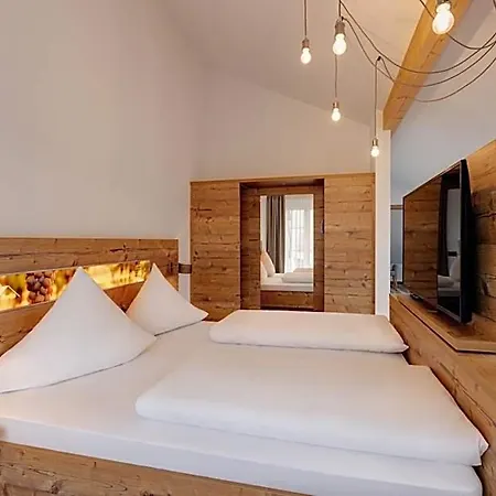 Hotel Edelfinger Hof 4*