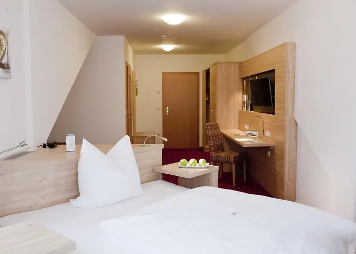 Отель Edelfinger Hof